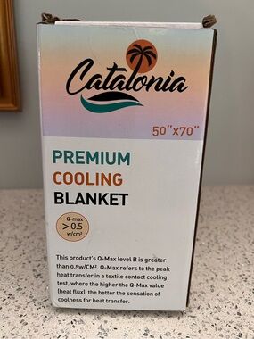 Premium Cooling Blanket - Blue/Cream - 50" x 70"